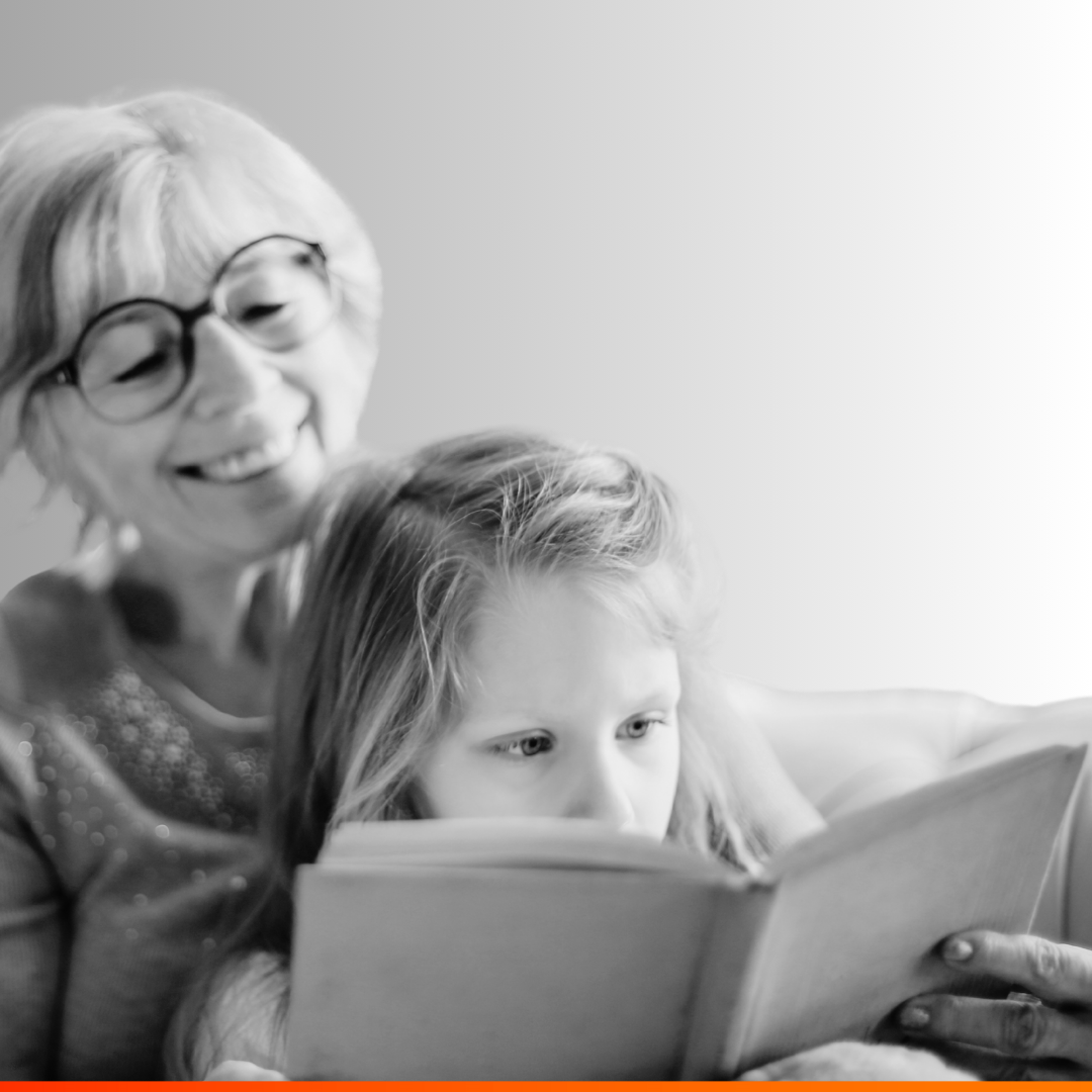 vrouw lees kind voor